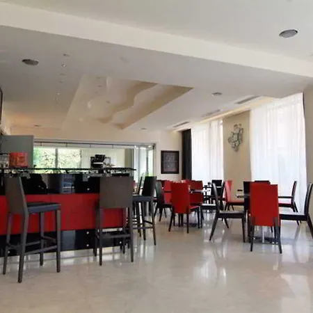 Comfy Boutique Hotel 3*